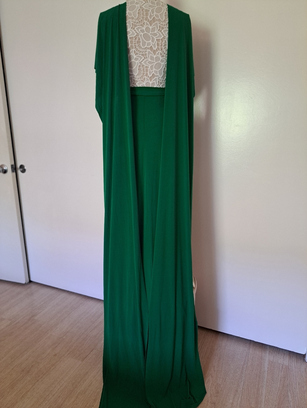 Von Vonni Convertible Maxi Dress Green . - Picture 4 of 12